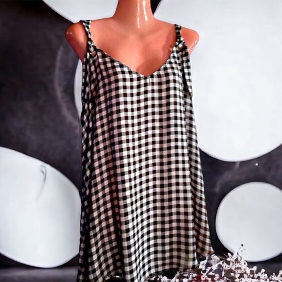 Torrid l Black & White Checkered Top l O-Ring Tie l Sheer - Picture 5 of 8